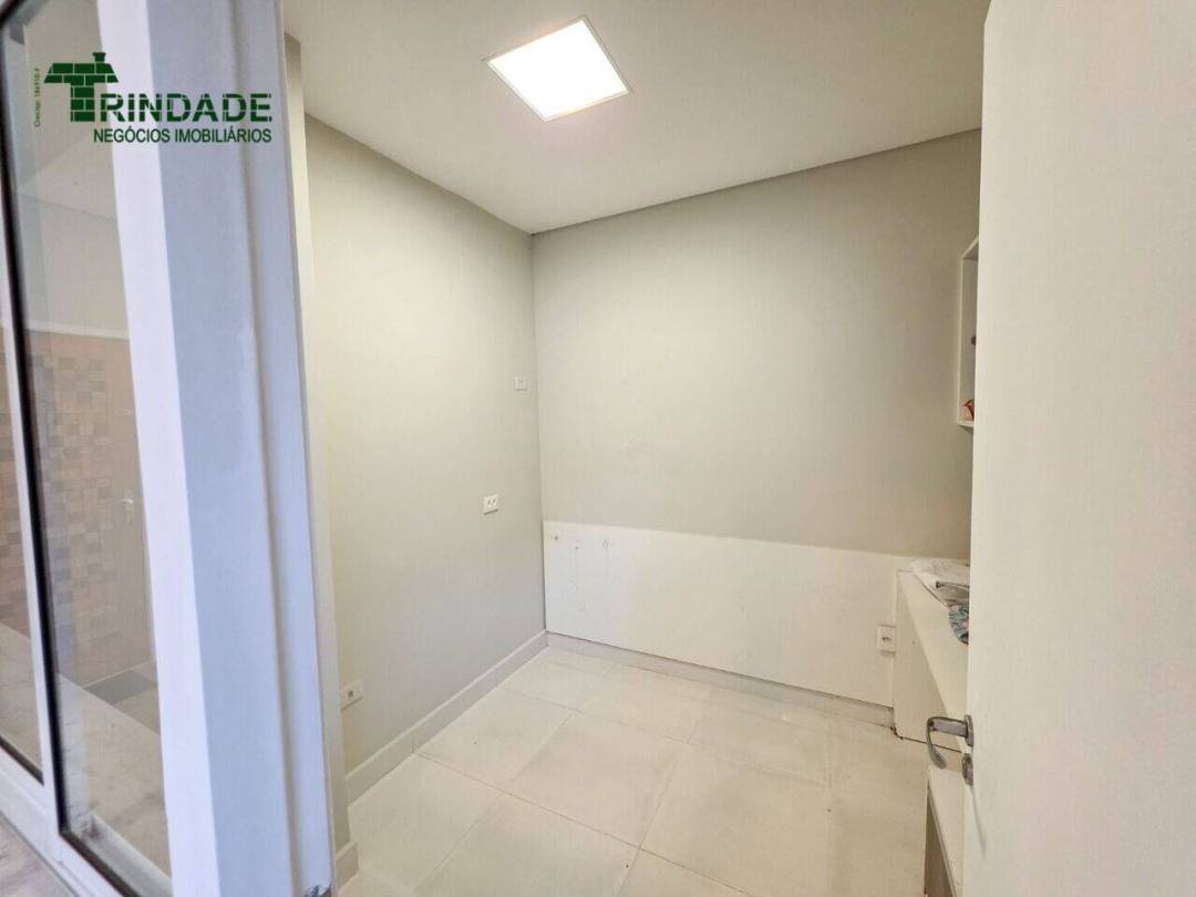 Casa com 4 dormitórios, 297 m², foto 7 de 68