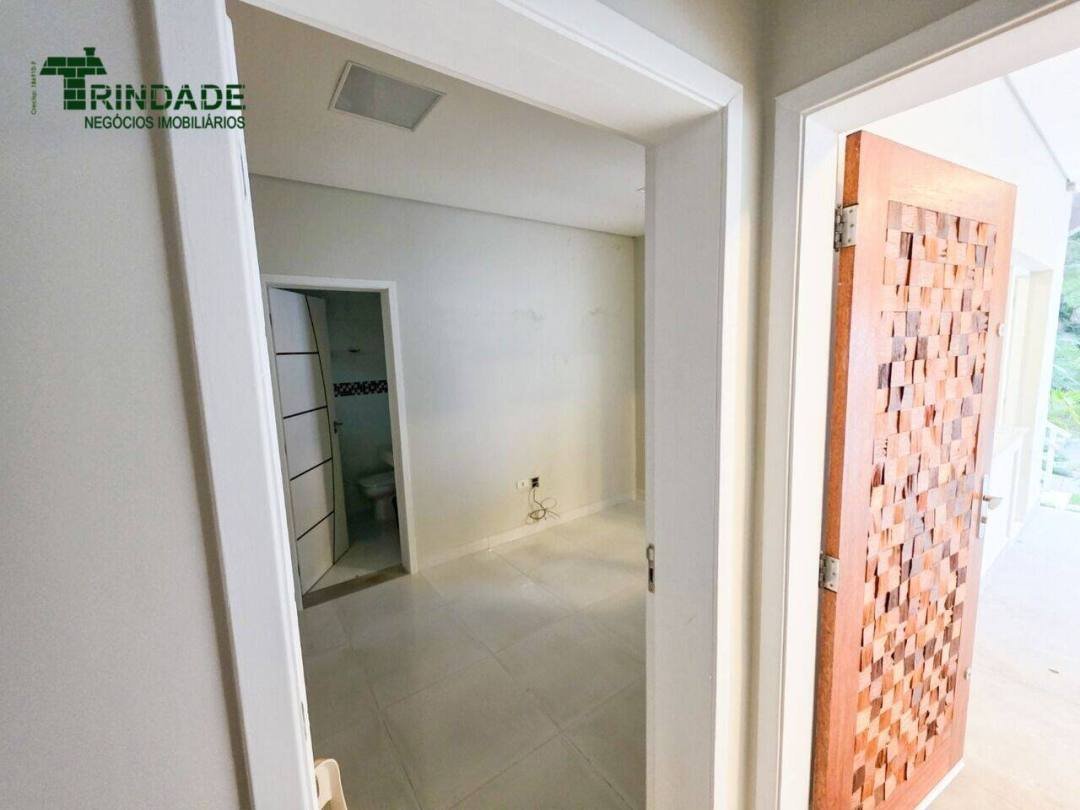 Casa com 4 dormitórios, 297 m², foto 12 de 68