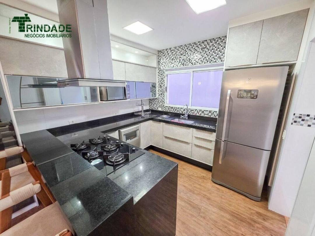 Casa com 4 dormitórios, 297 m², foto 22 de 68