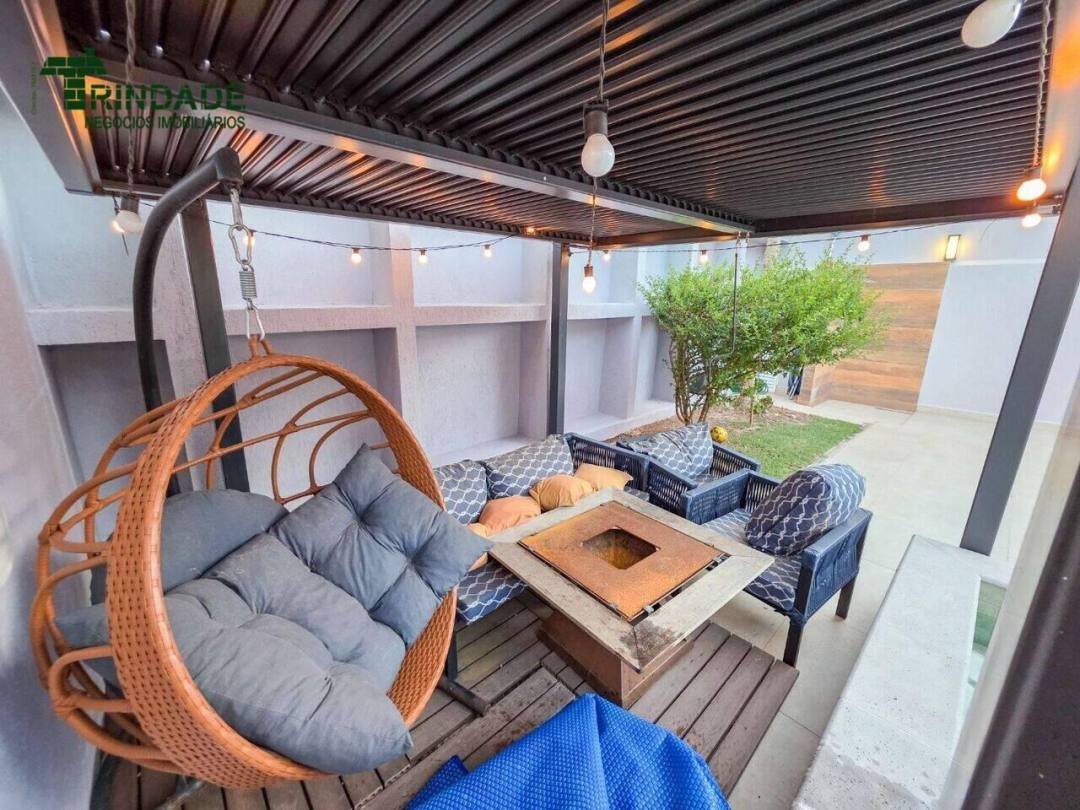Casa com 4 dormitórios, 297 m², foto 33 de 68