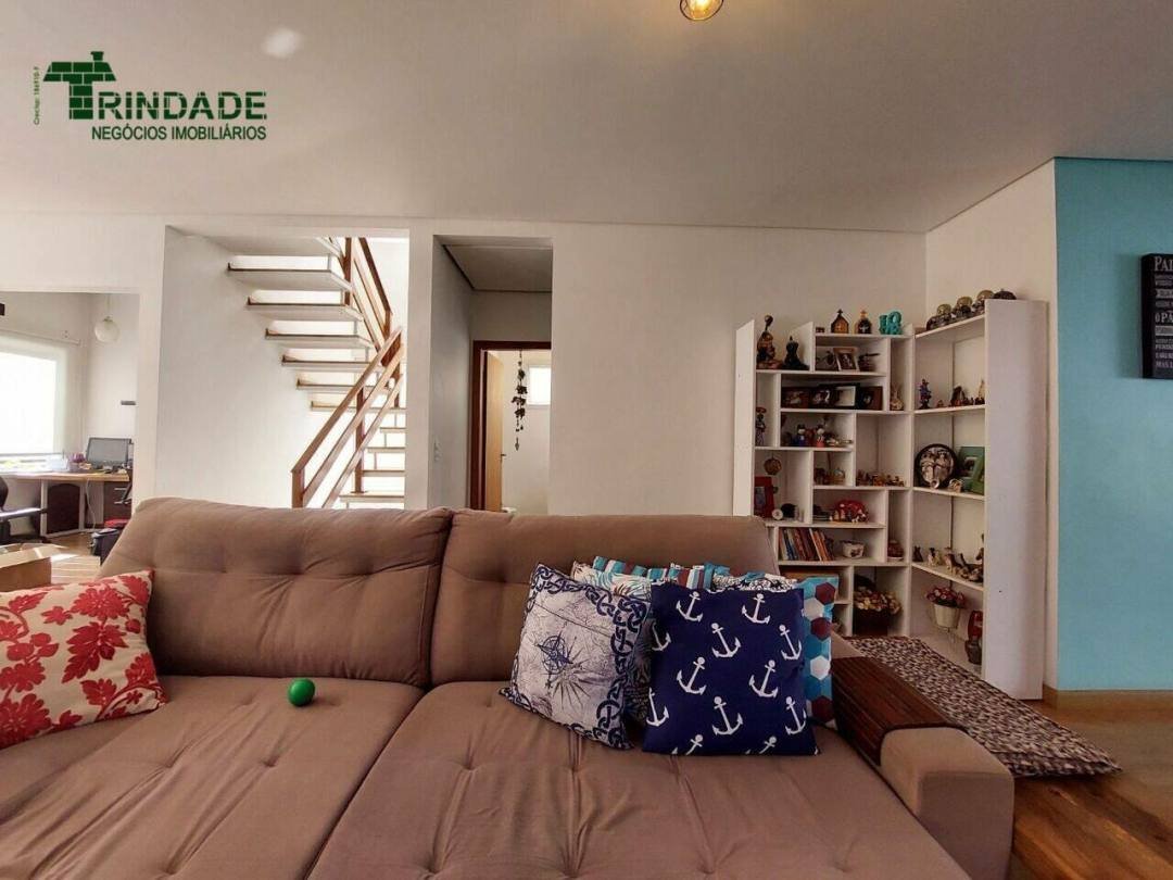 Casa com 4 dormitórios, 248 m², foto 6 de 60