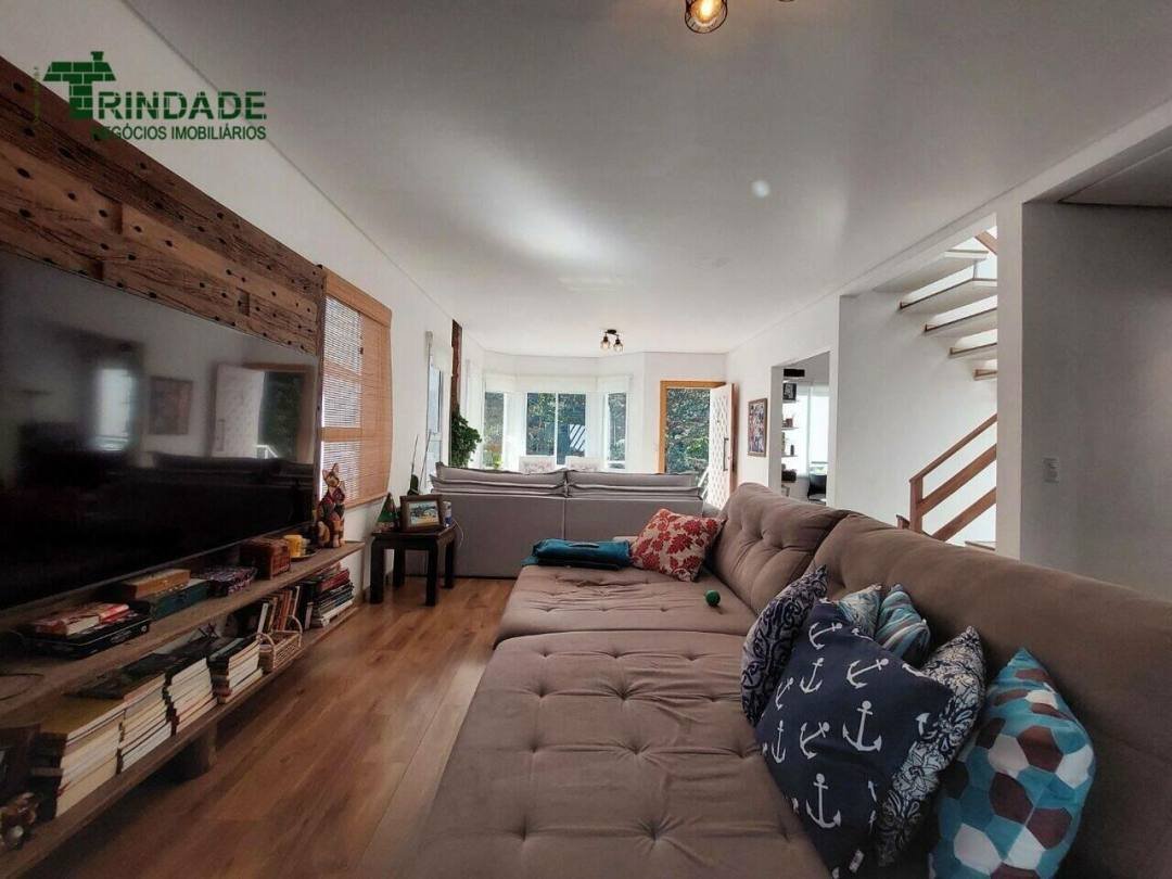 Casa com 4 dormitórios, 248 m², foto 8 de 60