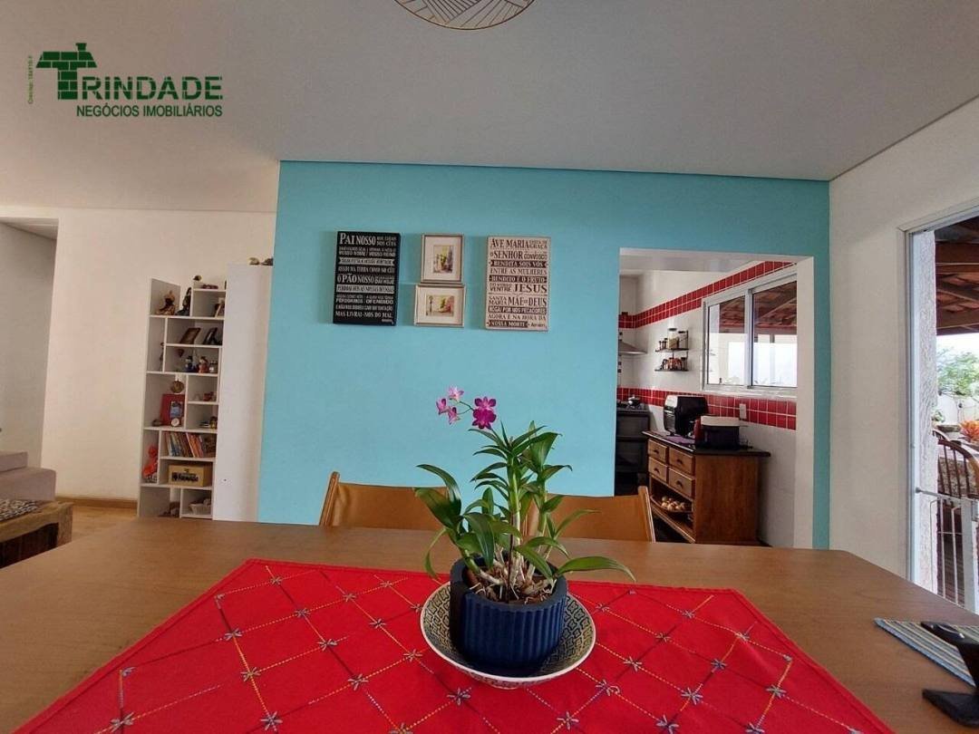 Casa com 4 dormitórios, 248 m², foto 11 de 60