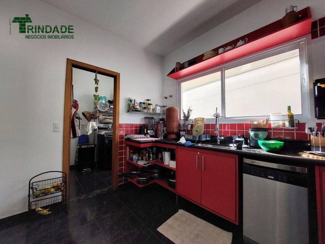 Casa com 4 dormitórios, 248 m², foto 16 de 60