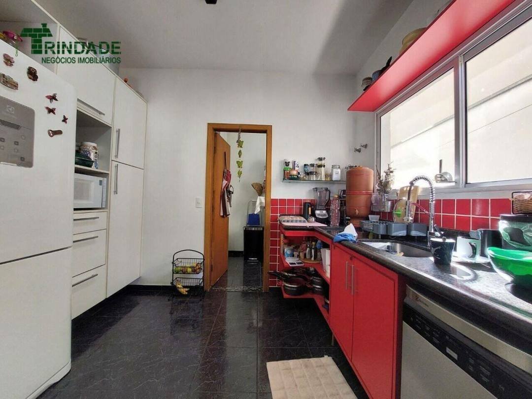 Casa com 4 dormitórios, 248 m², foto 17 de 60
