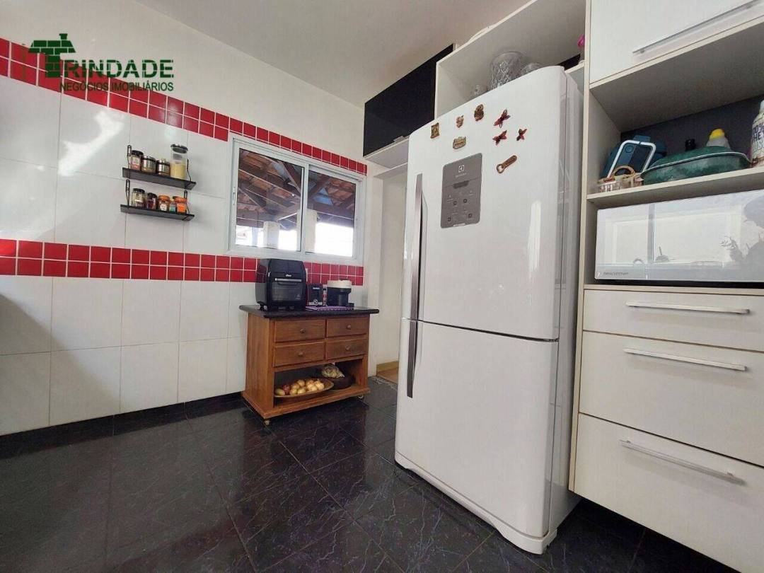 Casa com 4 dormitórios, 248 m², foto 19 de 60