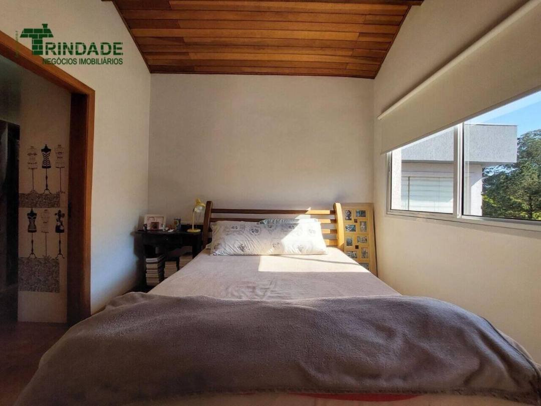 Casa com 4 dormitórios, 248 m², foto 22 de 60