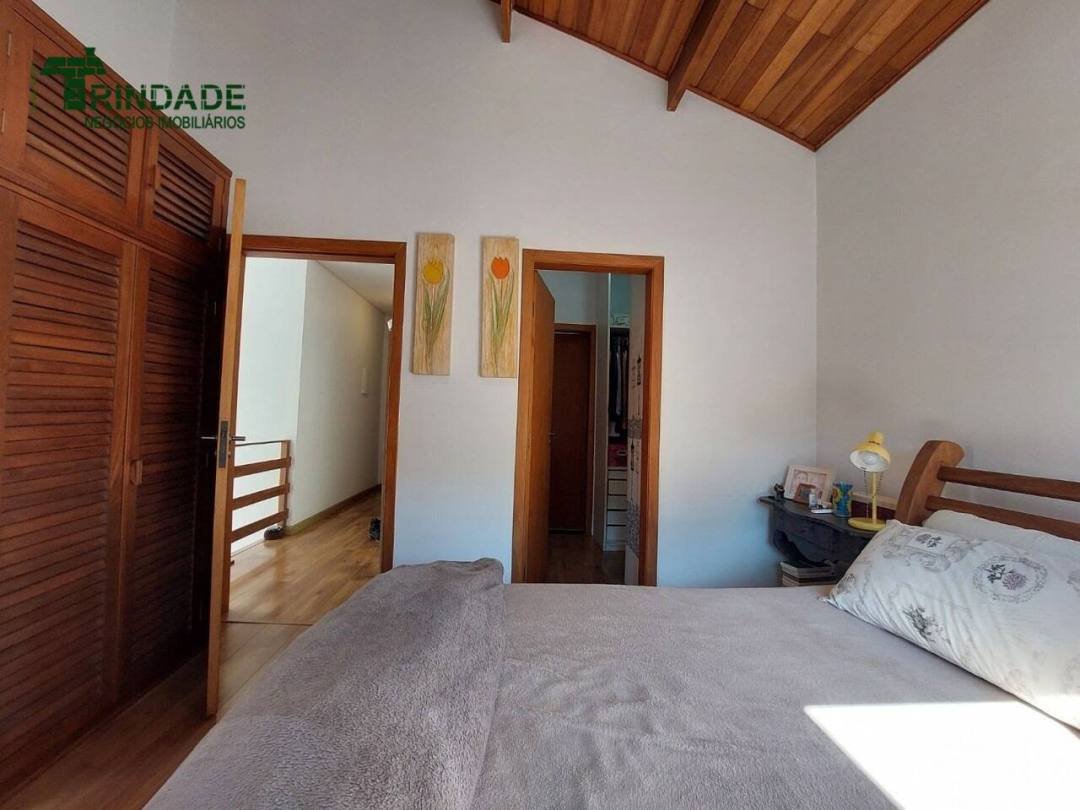 Casa com 4 dormitórios, 248 m², foto 23 de 60