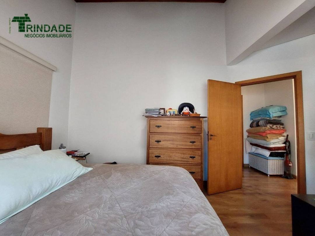Casa com 4 dormitórios, 248 m², foto 33 de 60
