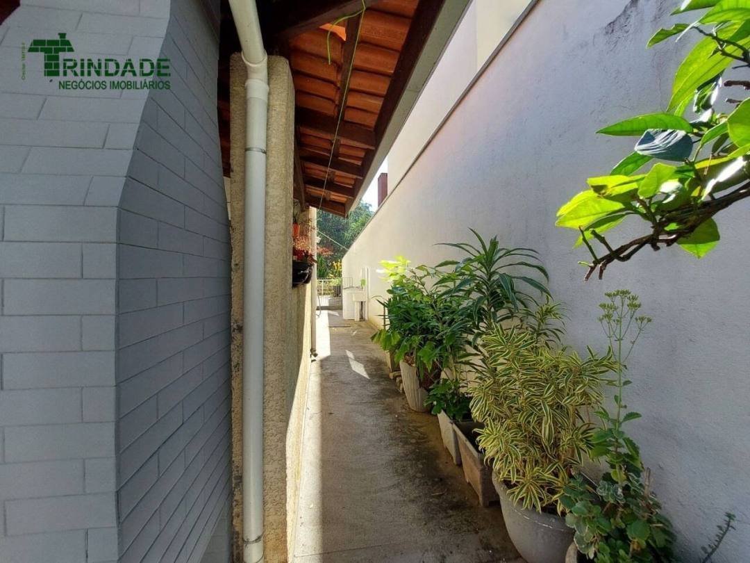Casa com 4 dormitórios, 248 m², foto 38 de 60