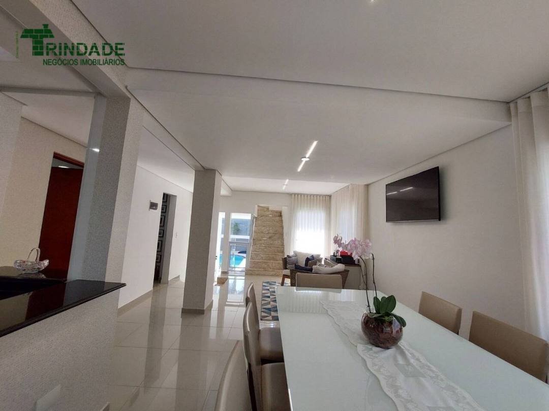 Casa com 3 dormitórios, 290 m², foto 9 de 59