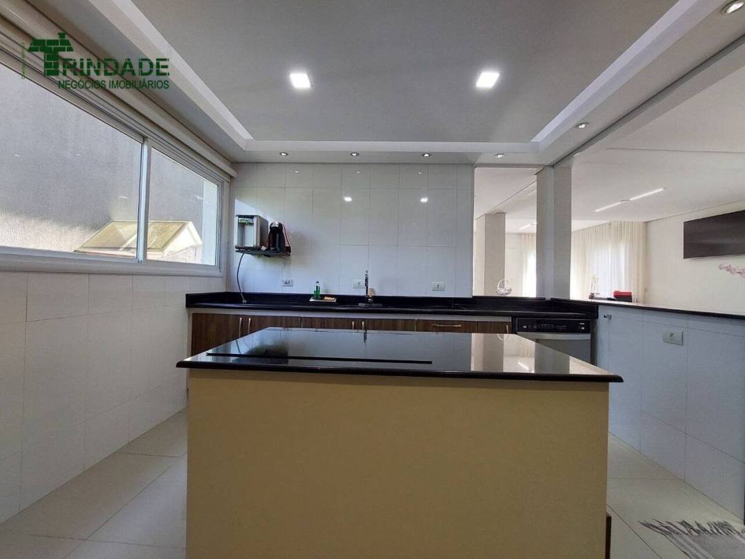 Casa com 3 dormitórios, 290 m², foto 12 de 59