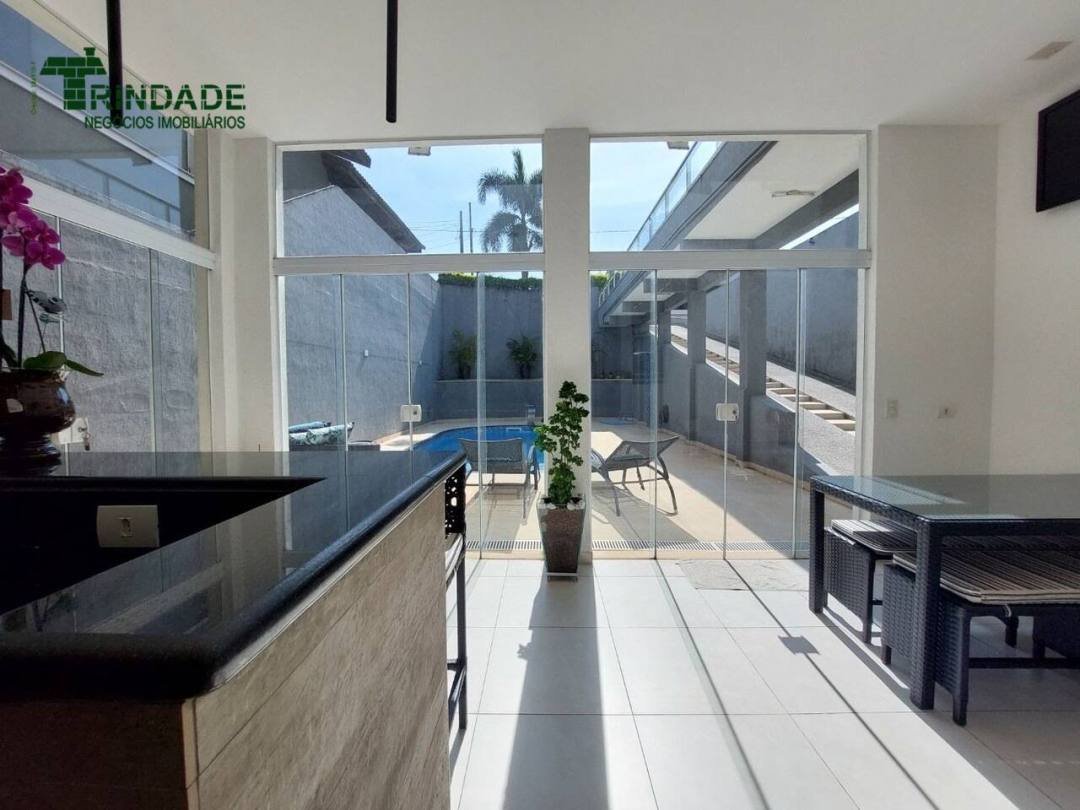 Casa com 3 dormitórios, 290 m², foto 50 de 59